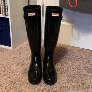 Hunter Gloss Rain Boots Size 8